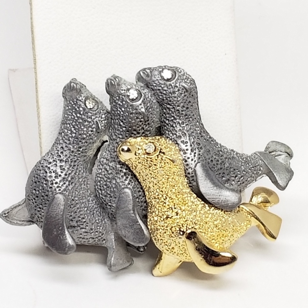 Ultra Craft 4 Seal Vintage Pin with Rhinestone eye